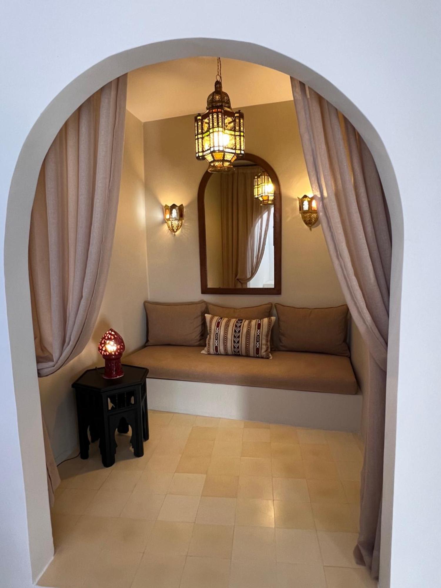 Dar Sharqi, Authentic With Panoramic Sea View In Villa *